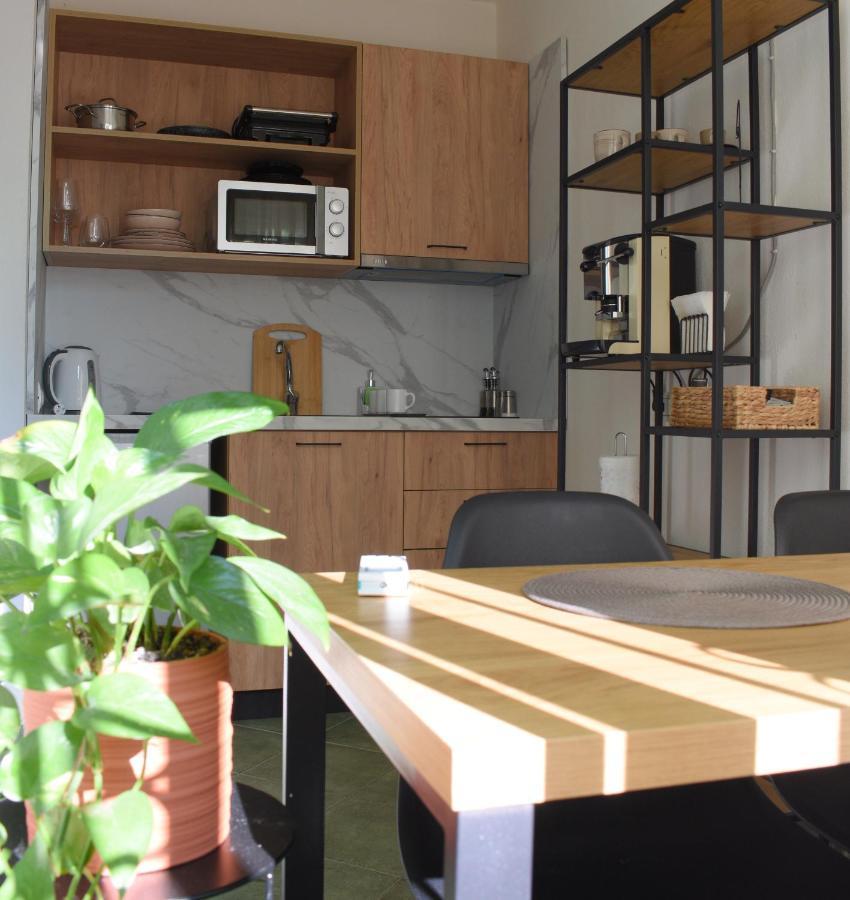 Feels Like Home Studio Apartments - Flh Albania Tirana Esterno foto