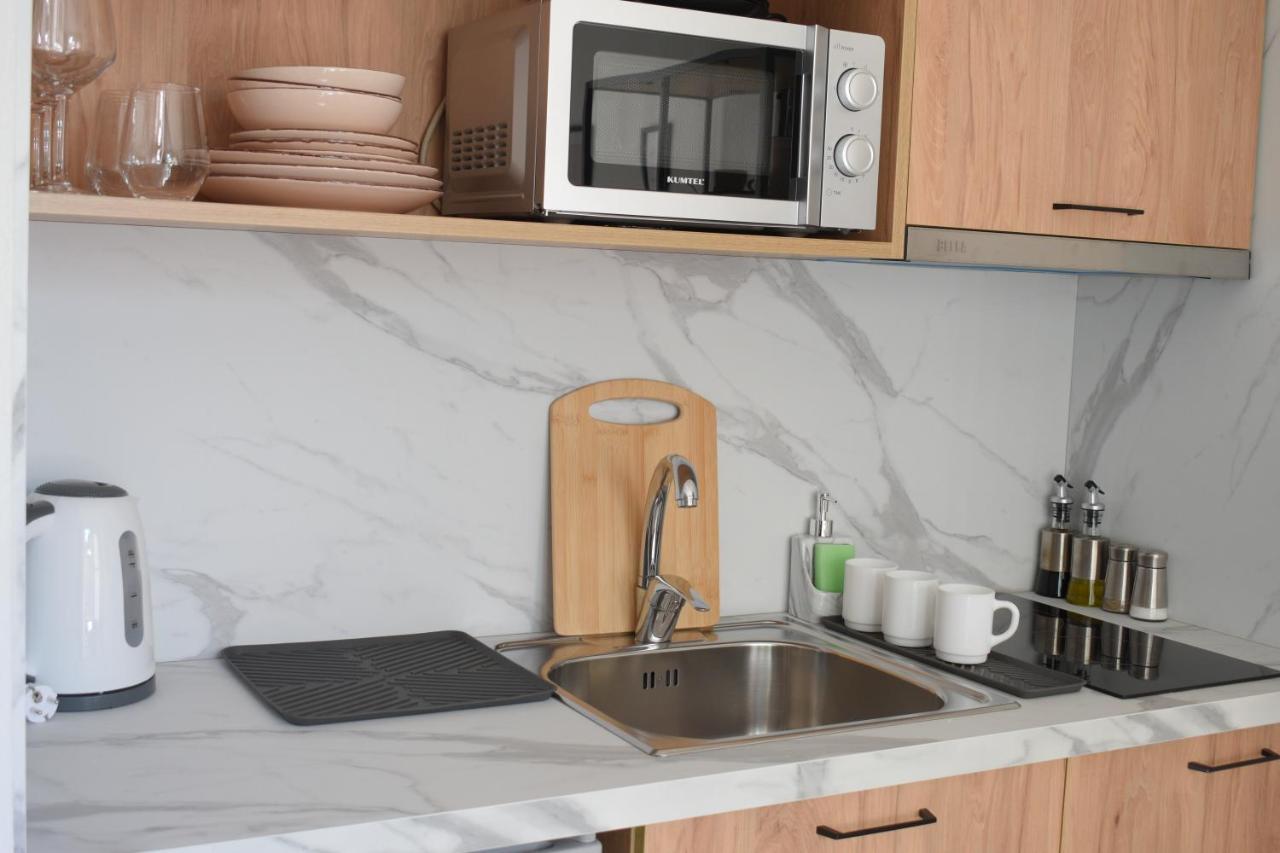 Feels Like Home Studio Apartments - Flh Albania Tirana Esterno foto