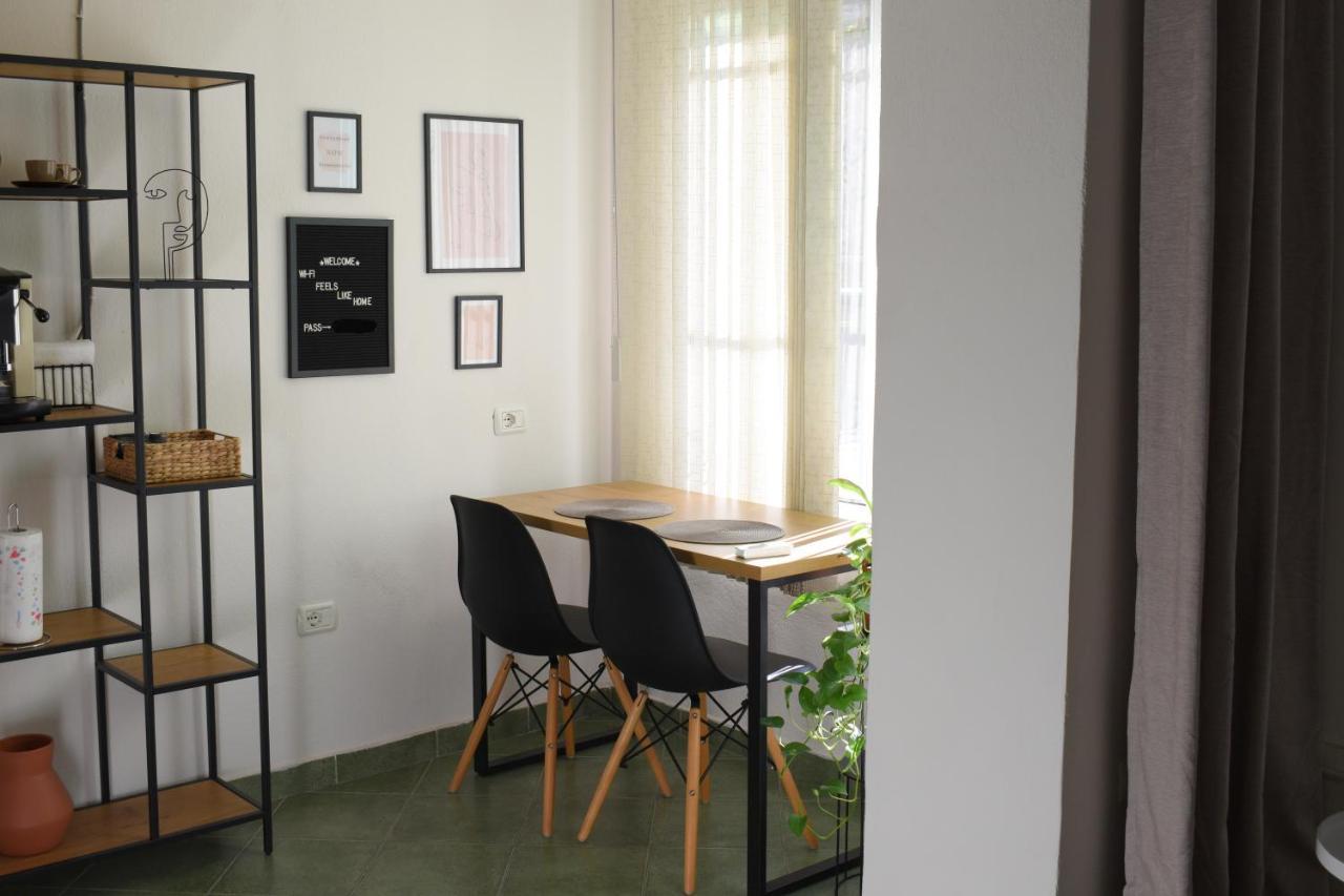 Feels Like Home Studio Apartments - Flh Albania Tirana Esterno foto